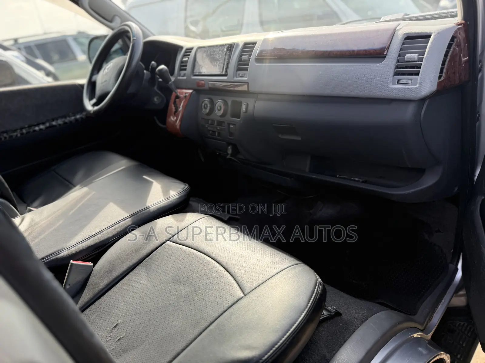 Toyota HiAce 2010 Silver