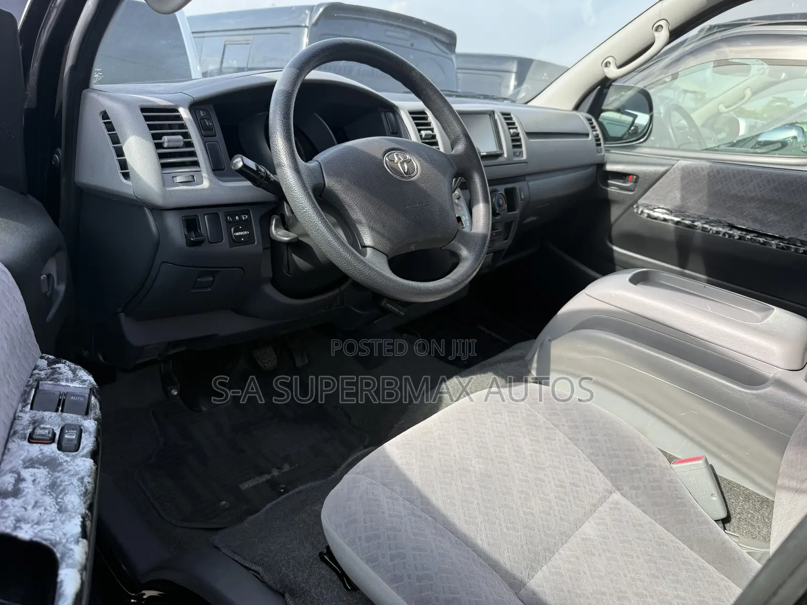 Toyota HiAce 2009 Black