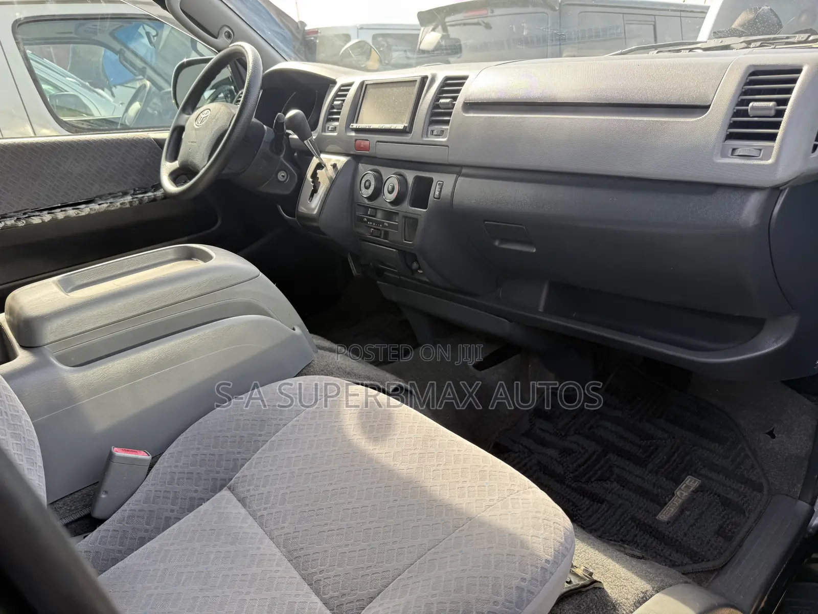 Toyota HiAce 2009 Black