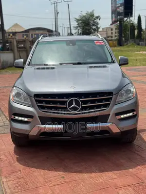 Mercedes-Benz M Class ML350 4dr SUV (3.5L 6cyl 7A) 2014 Gray