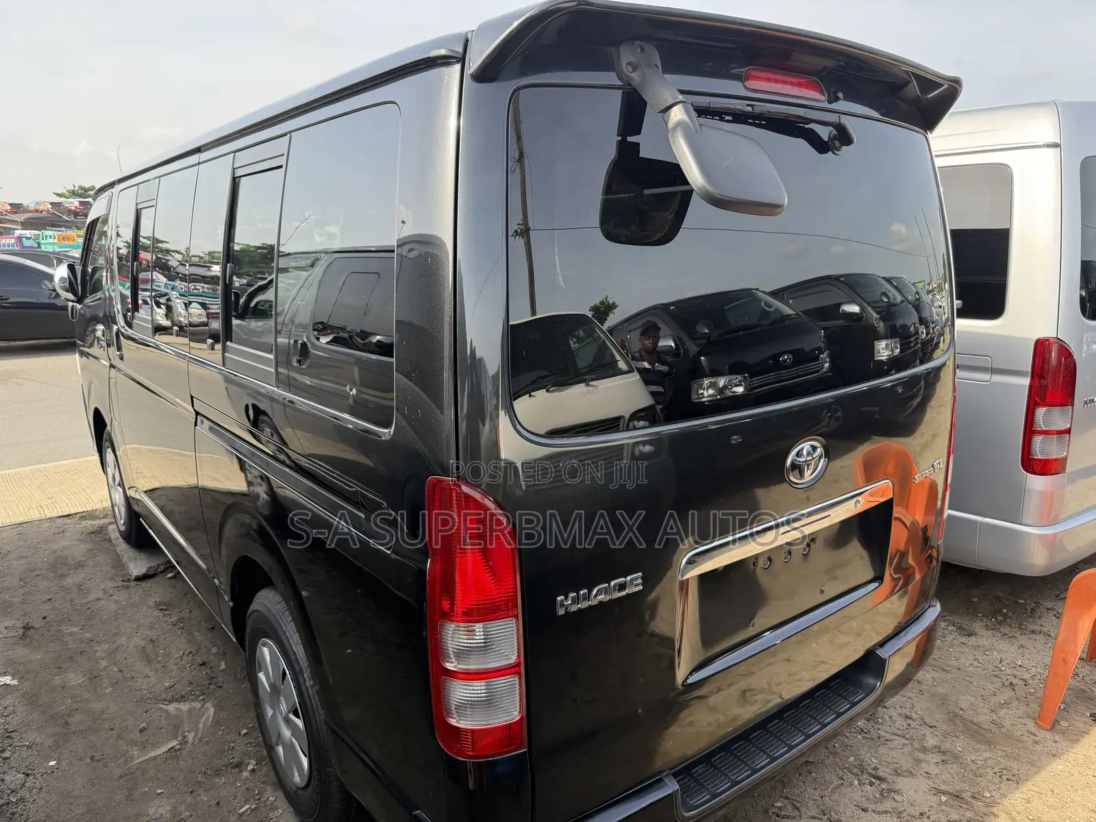 Toyota HiAce 2011 Black