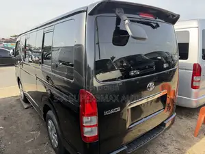 Toyota HiAce 2011 Black