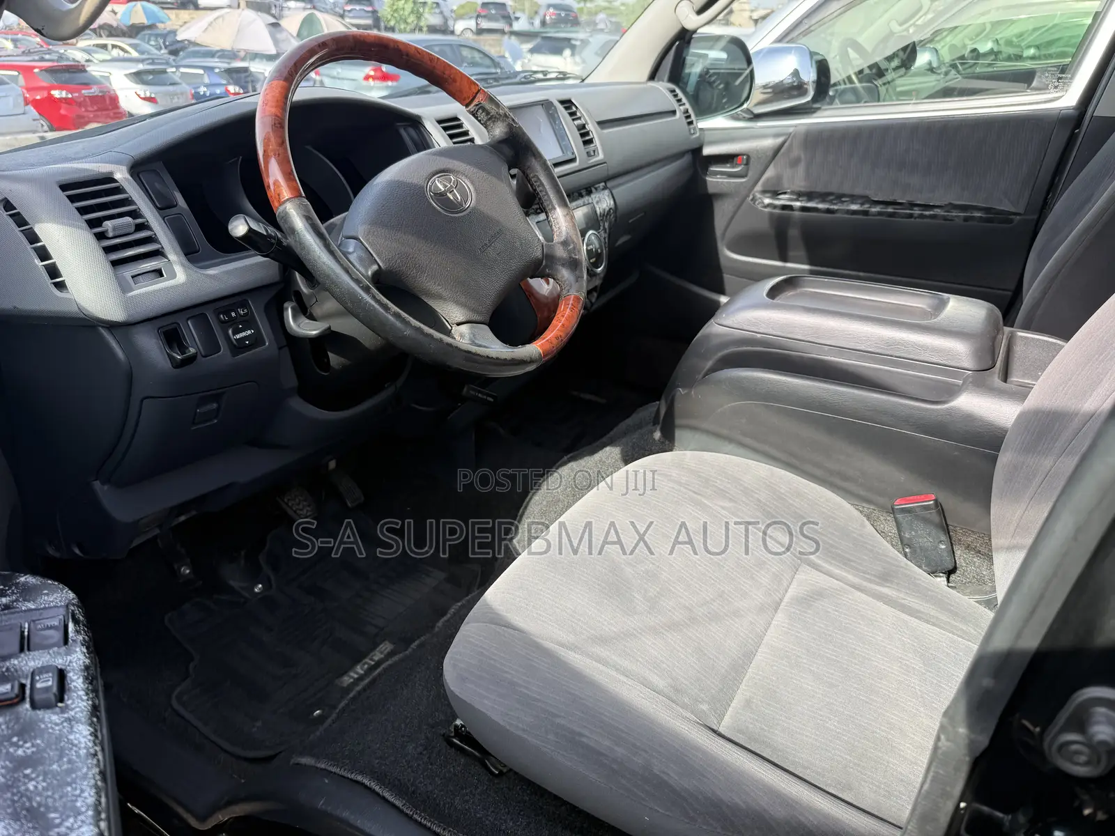 Toyota HiAce 2011 Black