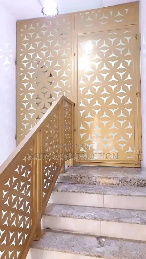 Lazer Cut Wronght Iron Step Case