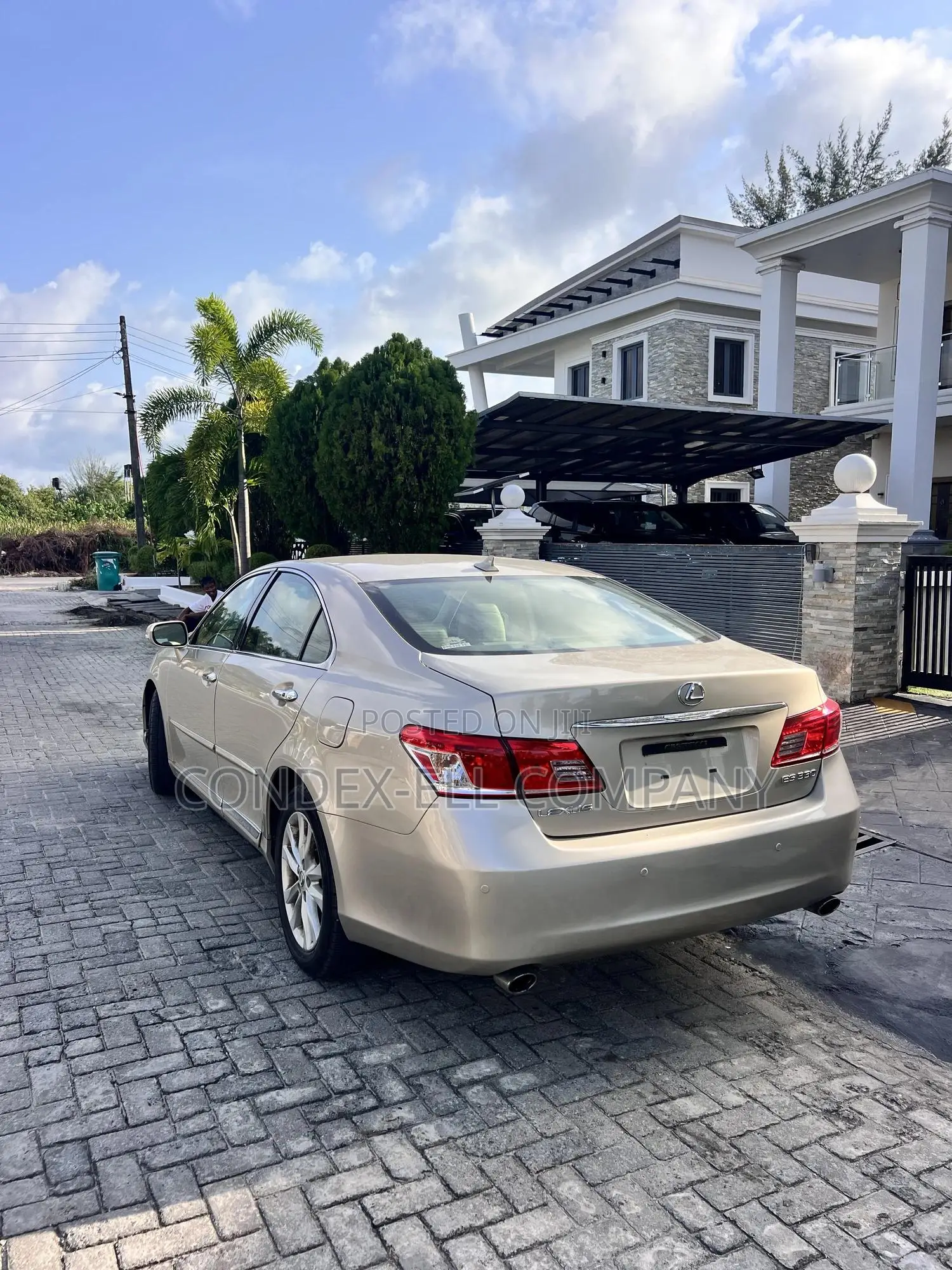 Lexus ES 350 2010 Gold