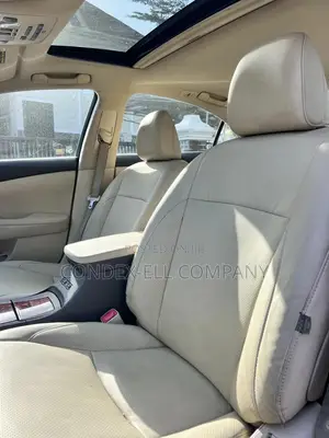 Lexus ES 350 2010 Gold
