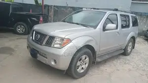 Nissan Pathfinder SE 2005 Silver