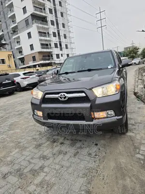 Toyota 4-Runner Limited 4WD 2012 Gray