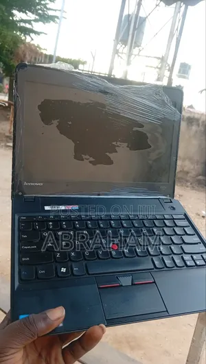 Laptop Lenovo ThinkPad X130e 4GB Intel SSD 140GB