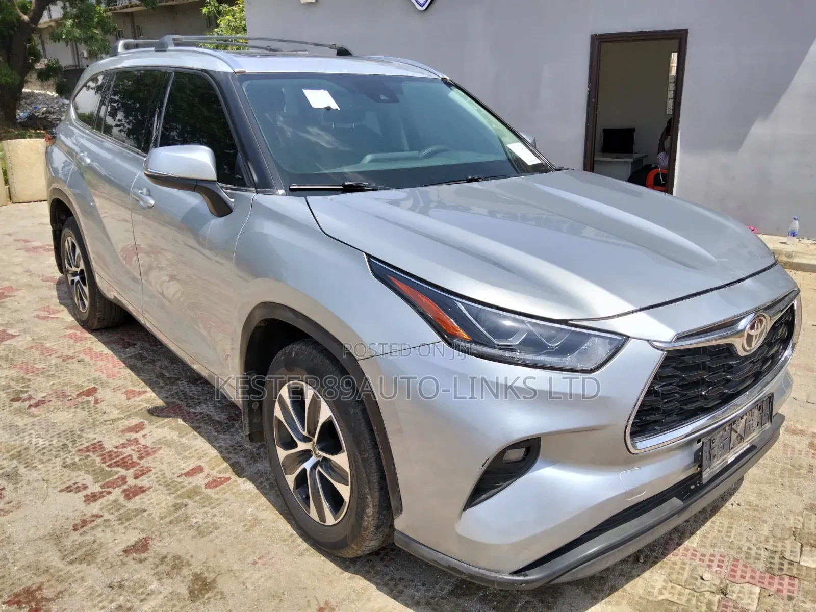 Toyota Highlander XLE 2022 Silver