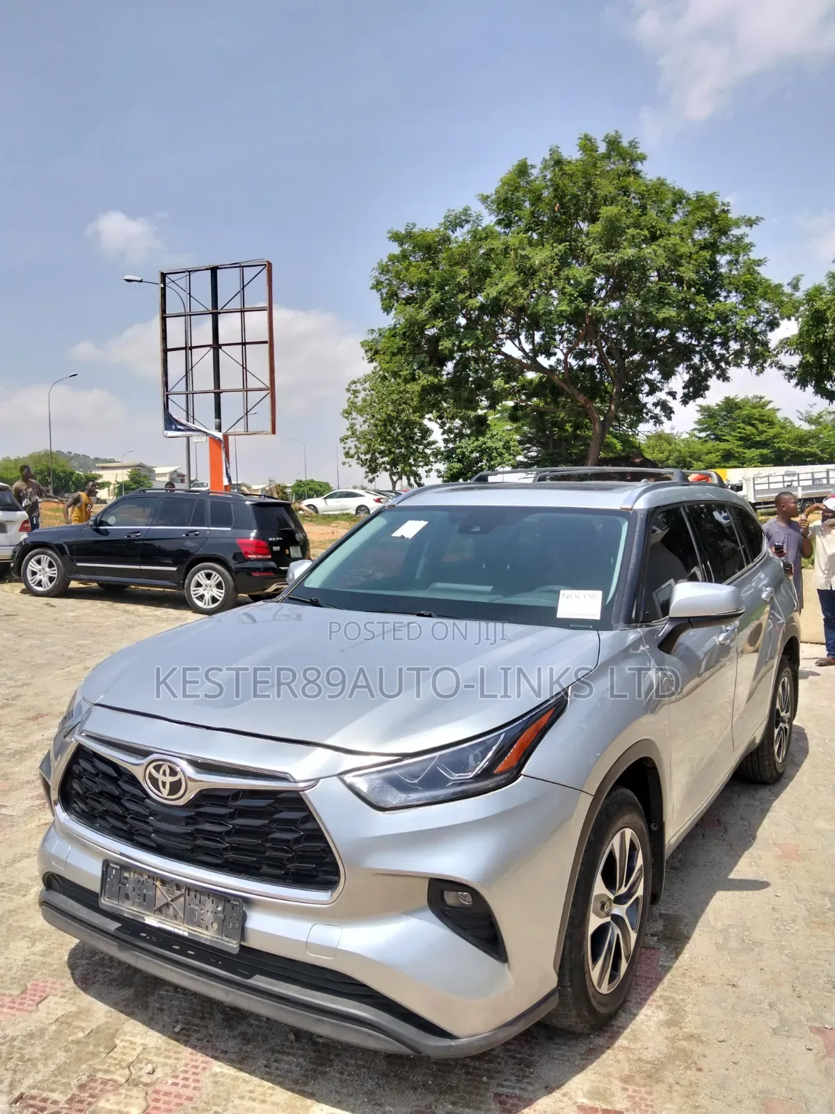 Toyota Highlander XLE 2022 Silver