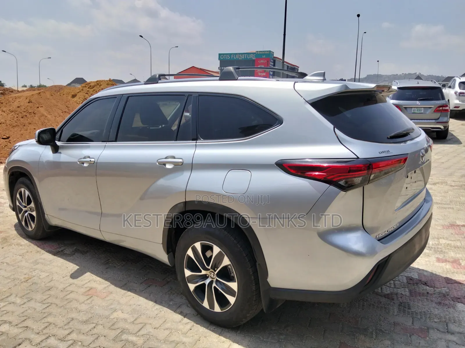 Toyota Highlander XLE 2022 Silver