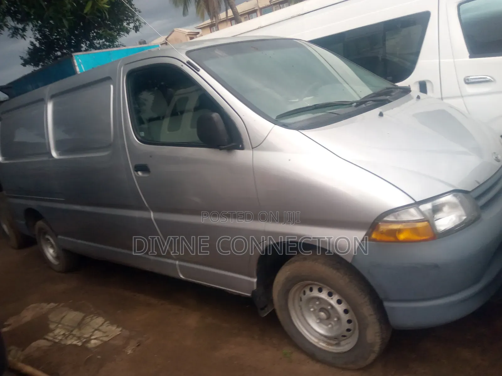 Toyota HiAce 2004 Grey