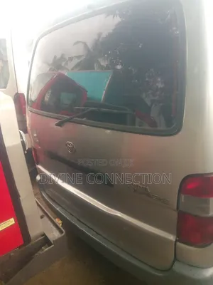 Toyota HiAce 2004 Grey