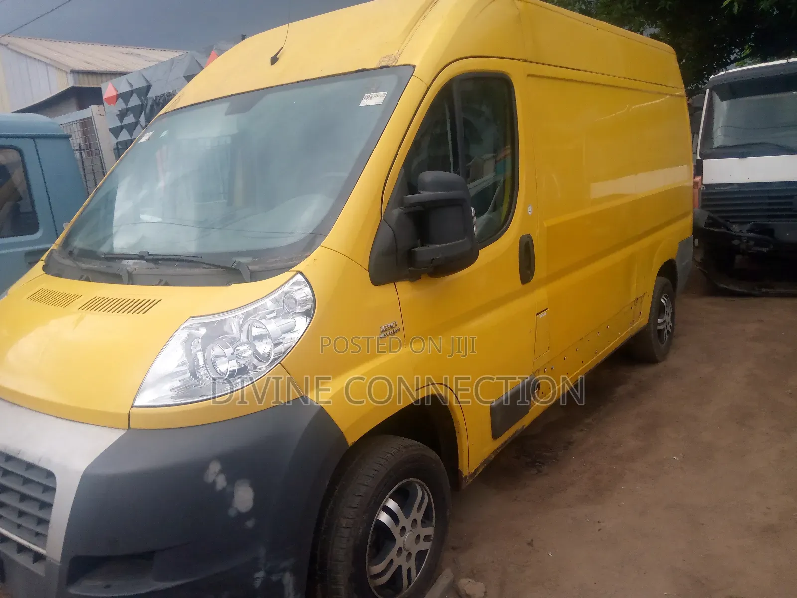Ford Transit 2005 Yellow