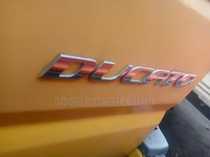 Ford Transit 2005 Yellow