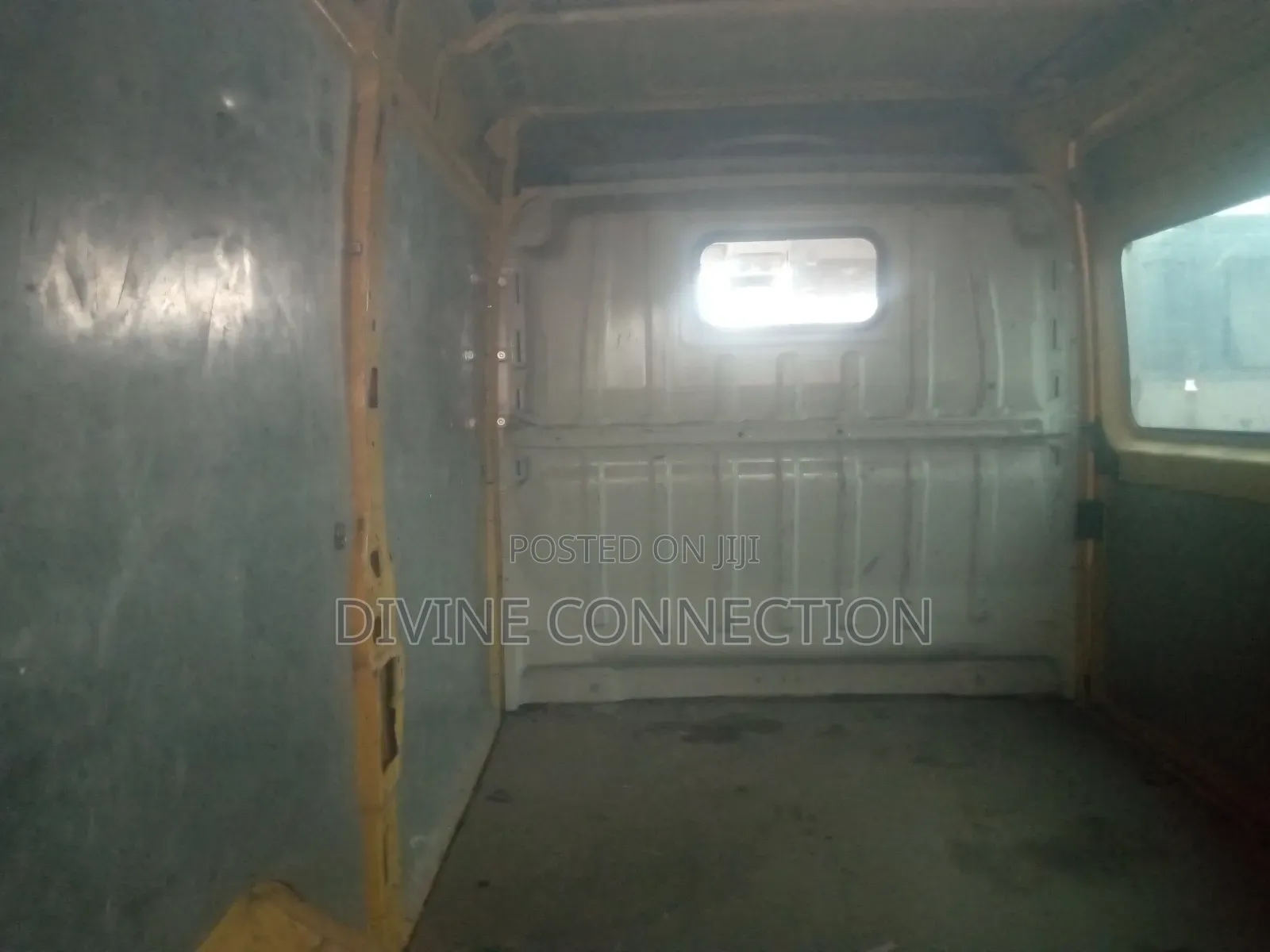 Ford Transit 2005 Yellow