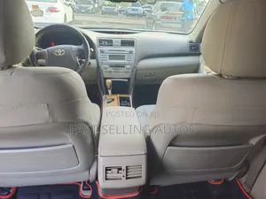 Toyota Camry XLE V6 4dr Sedan (3.5L 6cyl 6AM) 2007 Gold