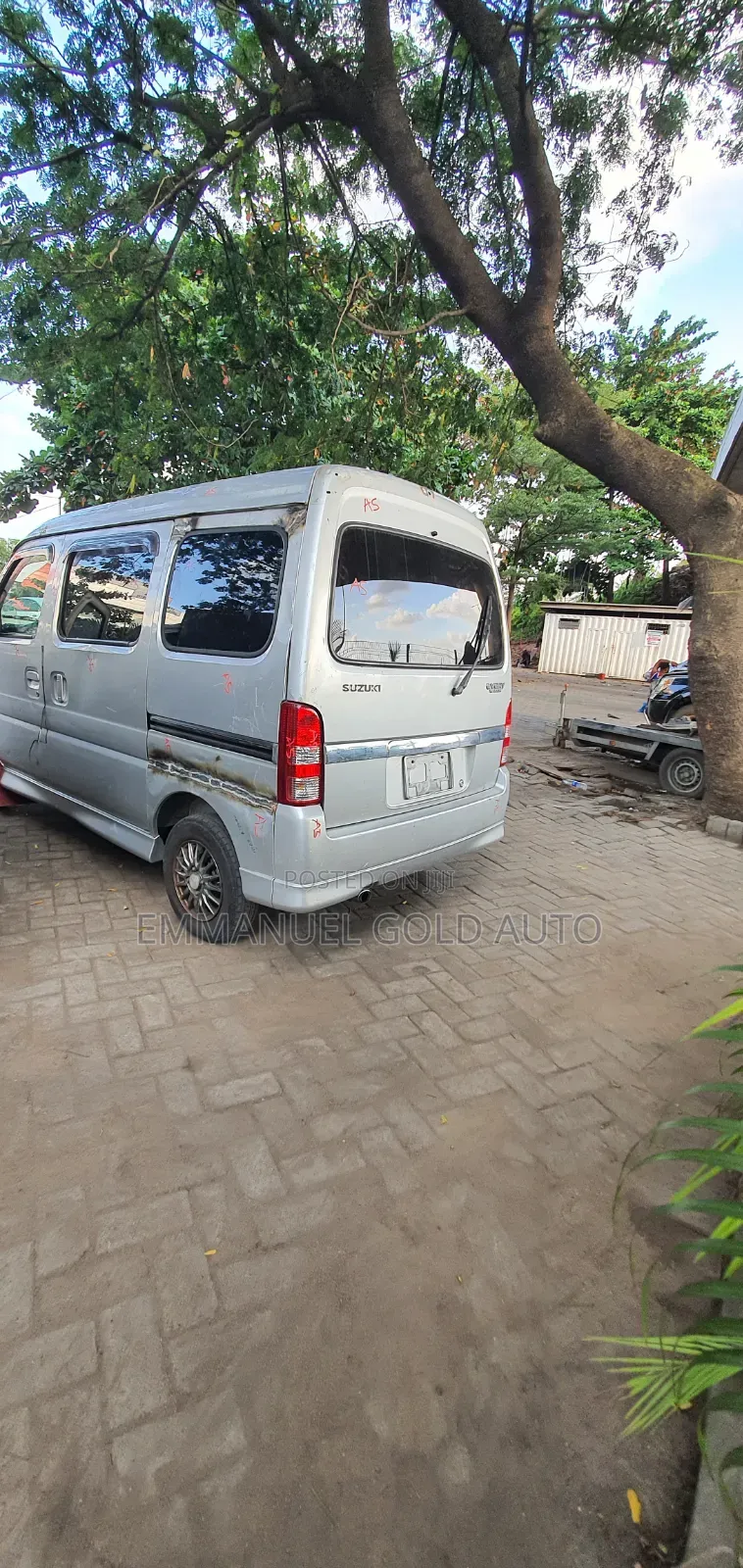 Suzuki APV Minibus 2010 Silver