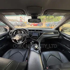 Toyota Camry 2018 Black