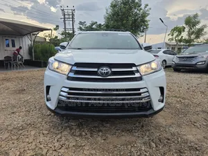 Toyota Highlander Limited 2019 White