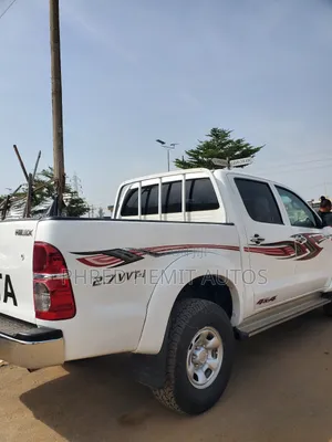 Toyota Hilux 2014 White