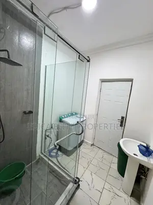 2/3 Bedroom Apartment