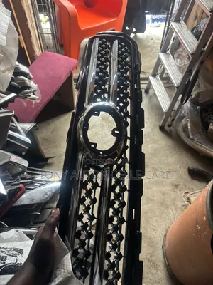 Rav4 2012 Front Grill