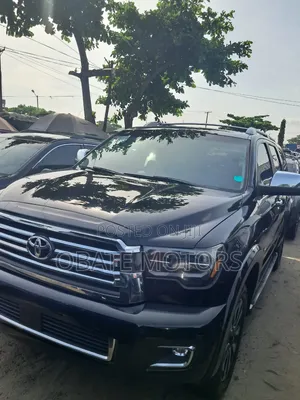 Toyota Sequoia Platinum 4dr SUV (5.7L 8cyl 6A) 2015 Black