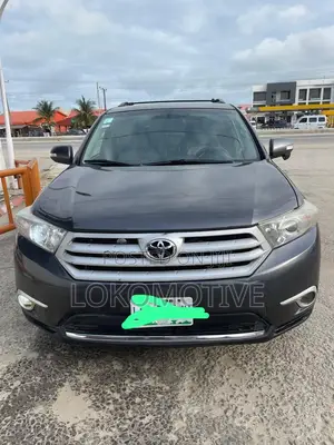 Toyota Highlander SE 2011 Gray