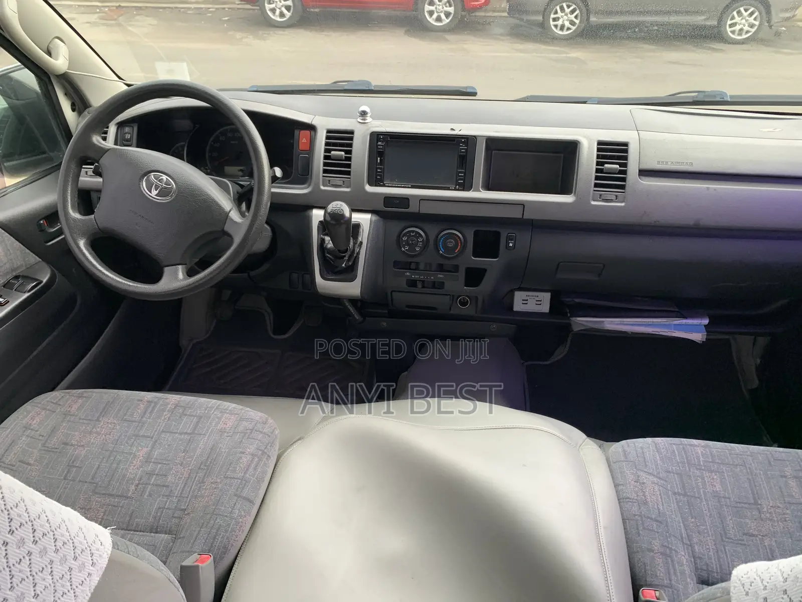Toyota HiAce 2013 White