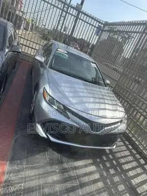 Toyota Camry LE FWD (2.5L 4cyl 8AM) 2018 Silver