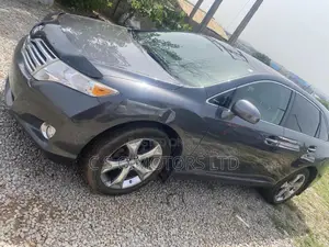 Toyota Venza AWD 2011 Gray