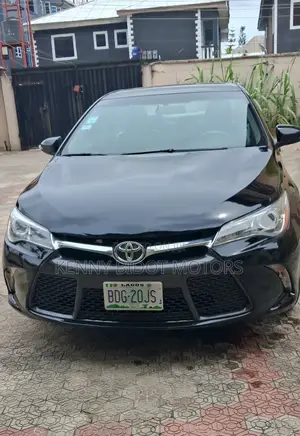 Toyota Camry SE 4dr Sedan (2.5L 4cyl 6A) 2016 Black
