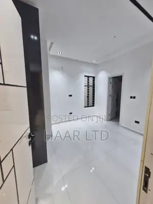 5bdrm House in Ado / Ajah for sale