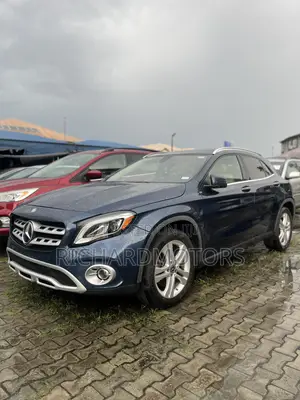 Mercedes-Benz GLA 250 2019 Blue