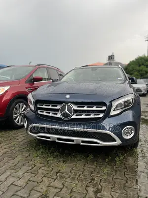 Mercedes-Benz GLA 250 2019 Blue