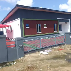 3bdrm Bungalow in Olokonla for sale