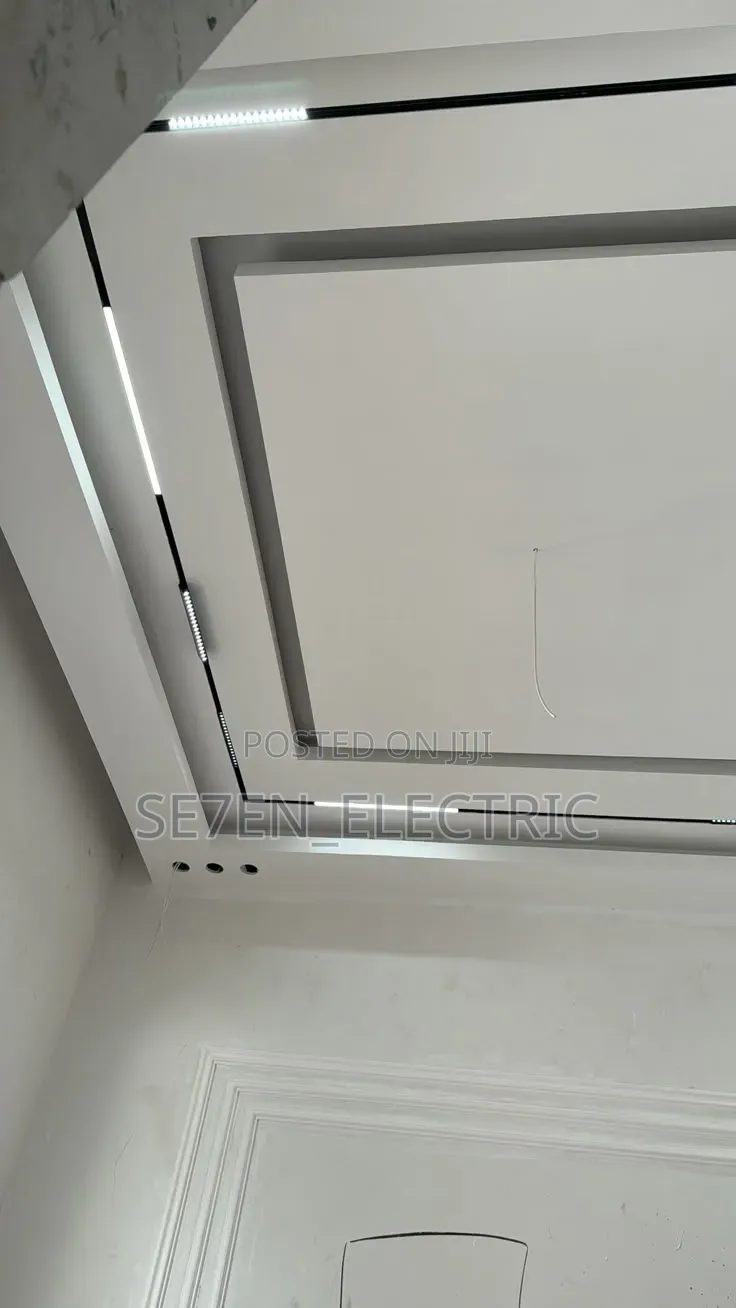 Linear Magnetic Track Lighting