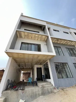 4bdrm Duplex in Vgc, Lagos Island / Lagos Island for sale