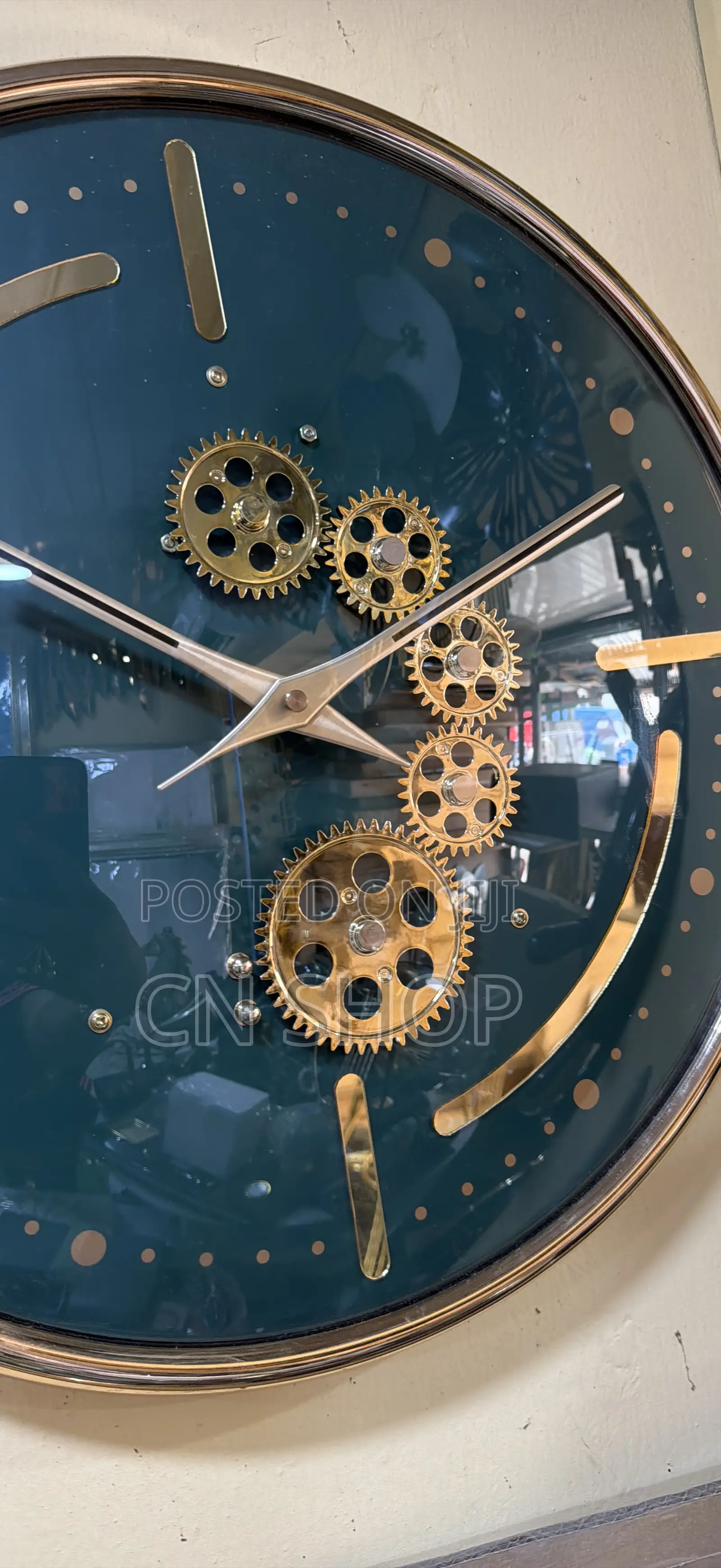 Round Clock