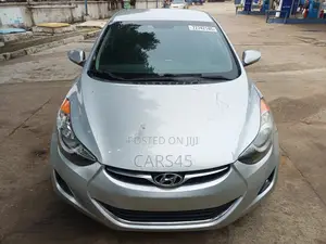 Hyundai Elantra 2012 Silver