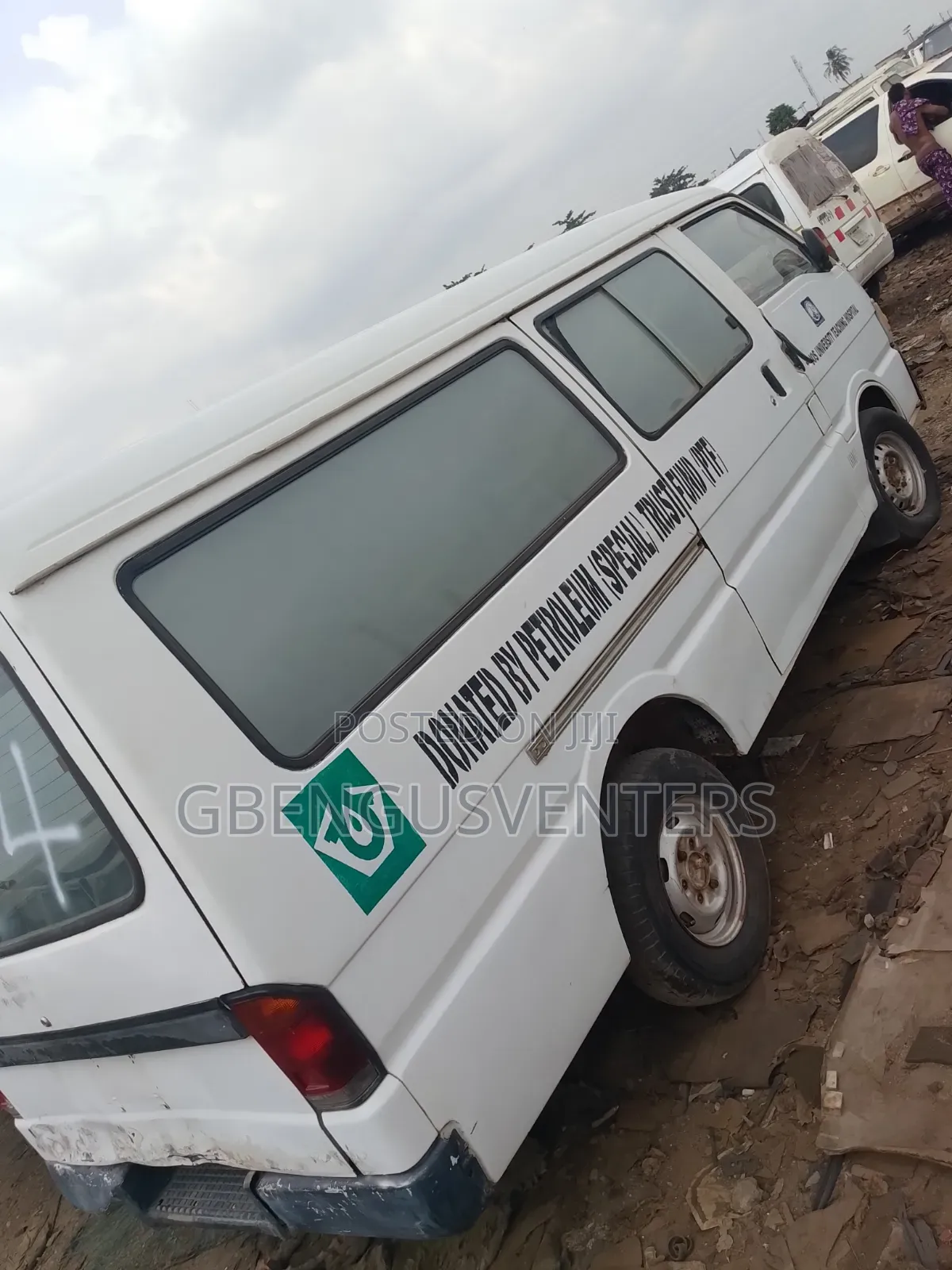 Mazda E2000 2000 White