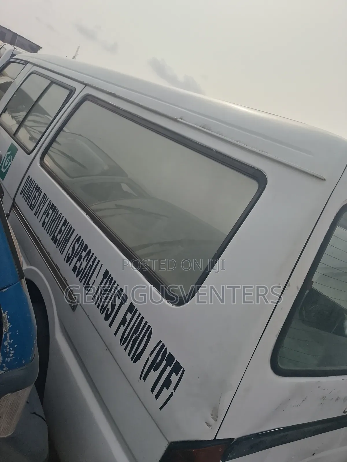 Mazda E2000 2000 White