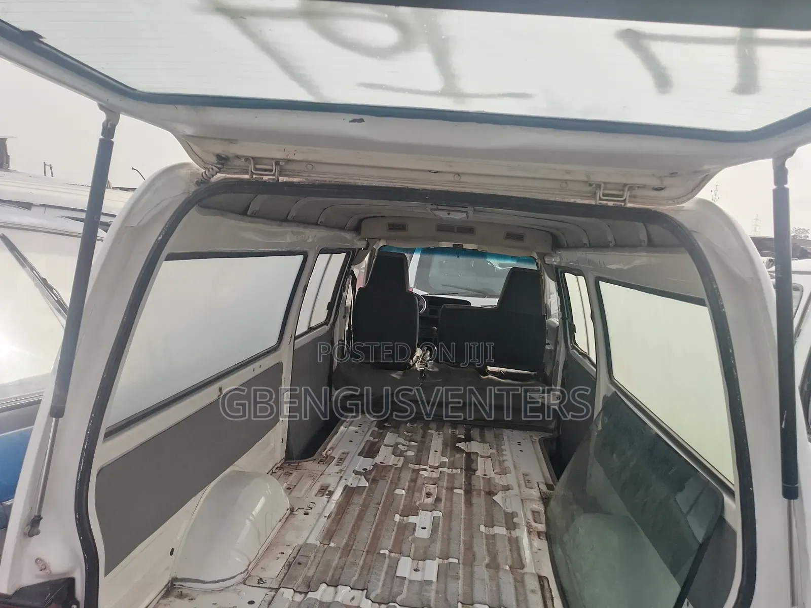 Mazda E2000 2000 White