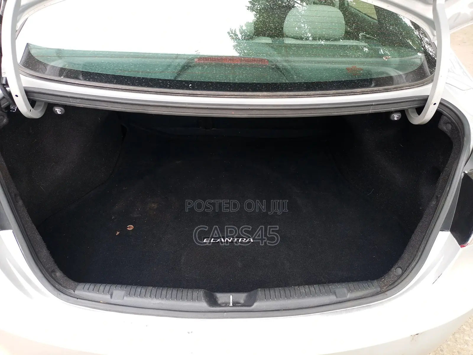 Hyundai Elantra 2012 Silver