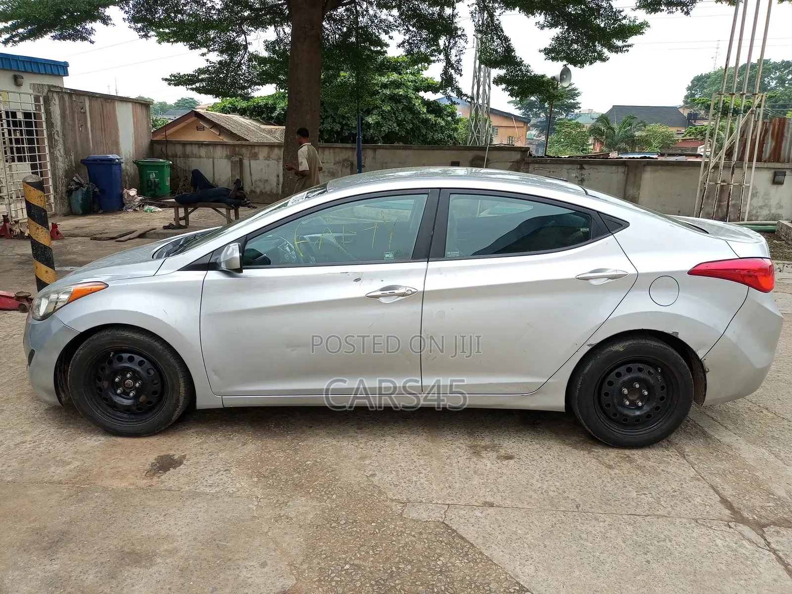 Hyundai Elantra 2012 Silver
