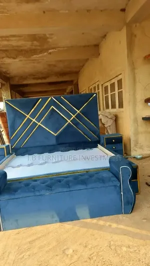 6 by 6 Set of Bedframes With Ottoman and 2 Side Drawers