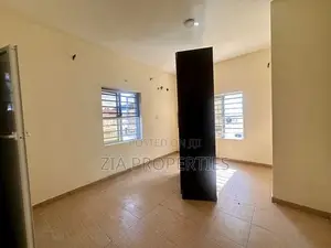3bdrm Apartment in Osapa london for rent