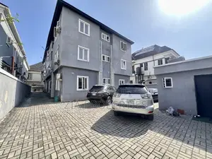 3bdrm Apartment in Osapa london for rent